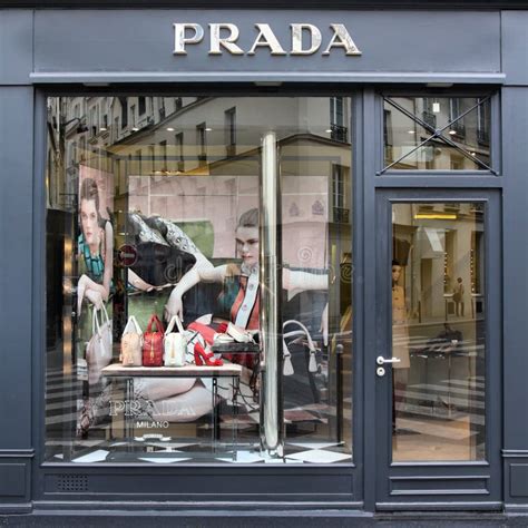 prada shop locator.